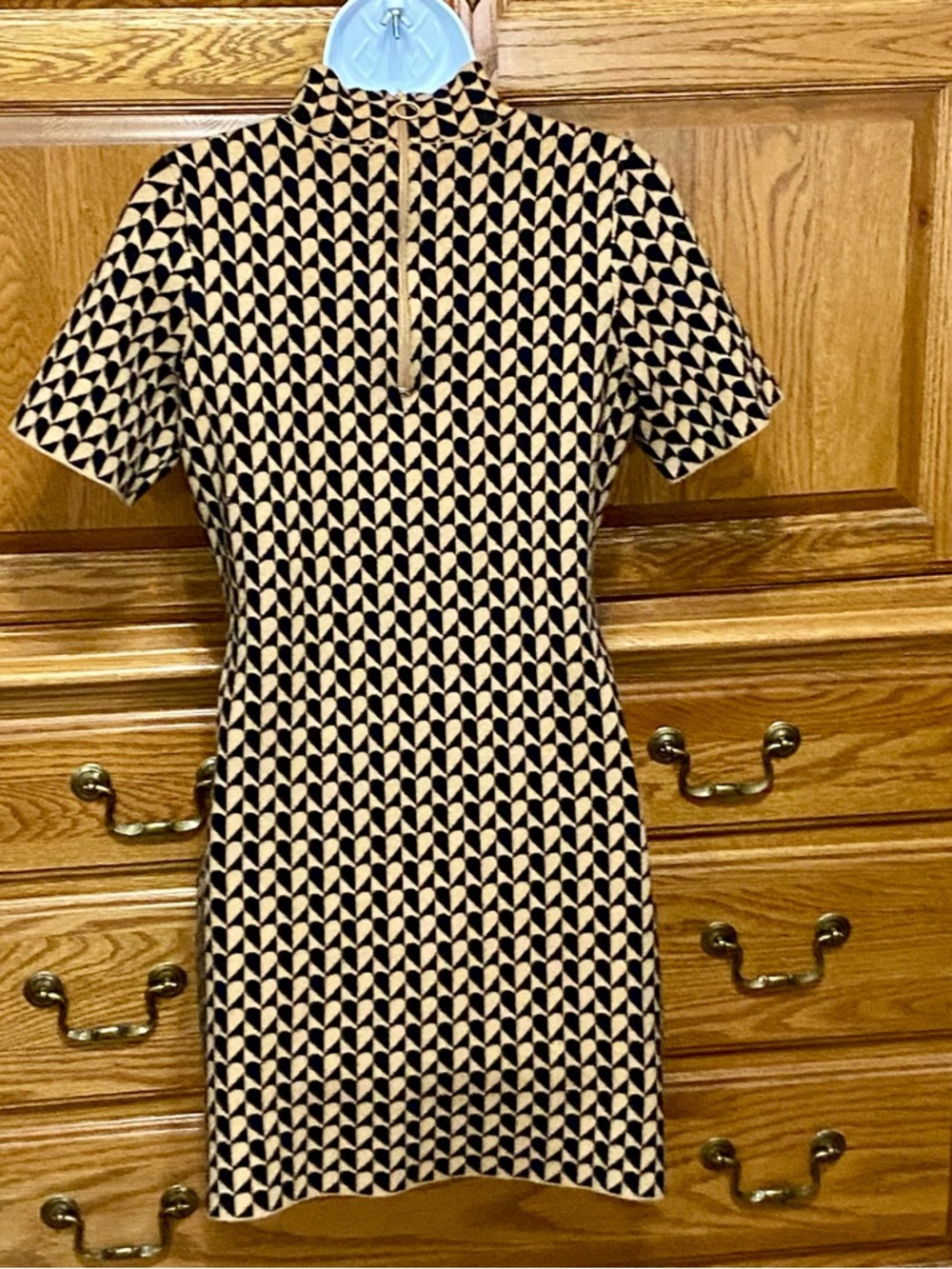 Anthropologie The Nina Short-Sleeve Mock-Neck Mod Mini Dress Brown Motif Sz M - Picture 3 of 16